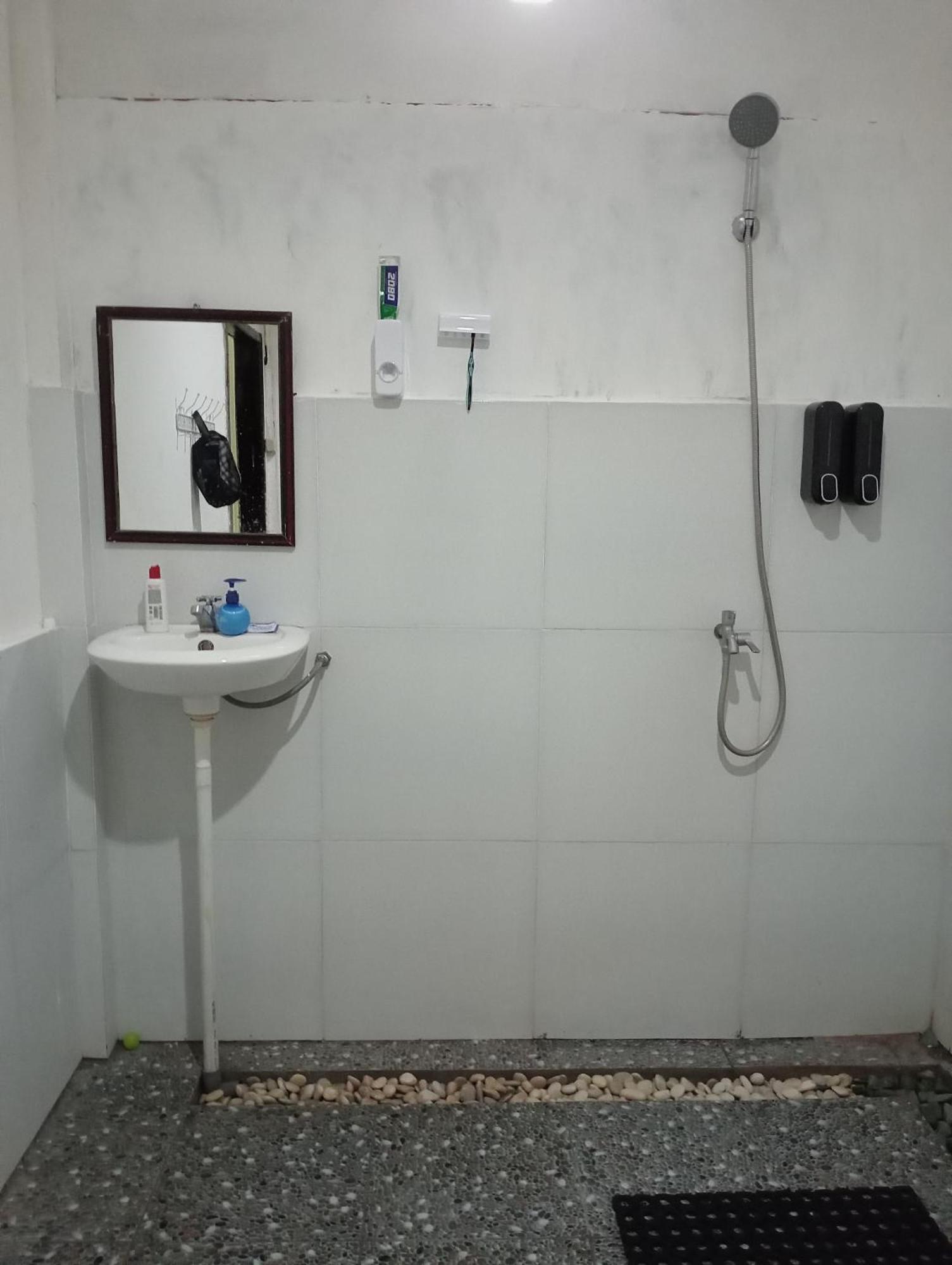 The Daun Puntik Homestay Pemenang エクステリア 写真