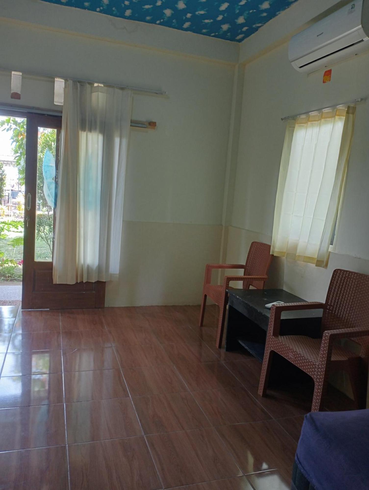 The Daun Puntik Homestay Pemenang エクステリア 写真
